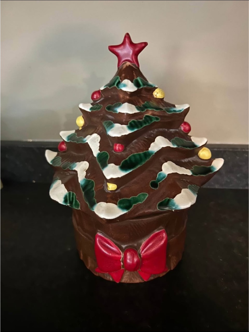 Vintage Festive Brown Ceramic Christmas Tree 🎄Cookie Jar with Red Bow